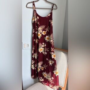 Comfortable, cool. And ‘stylin’ Floral  Dress in beautiful Burgundy color!